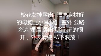  小骚逼露脸洗干净了伺候小哥哥诱惑狼友，舔鸡巴的样子好骚吸蛋蛋