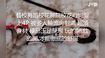 姐夫睡午觉被姐姐和小姨子舔鸡巴弄醒了一块乱伦3P