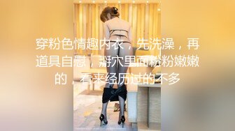 年輕小伙帶巨乳女友回家就想幹她